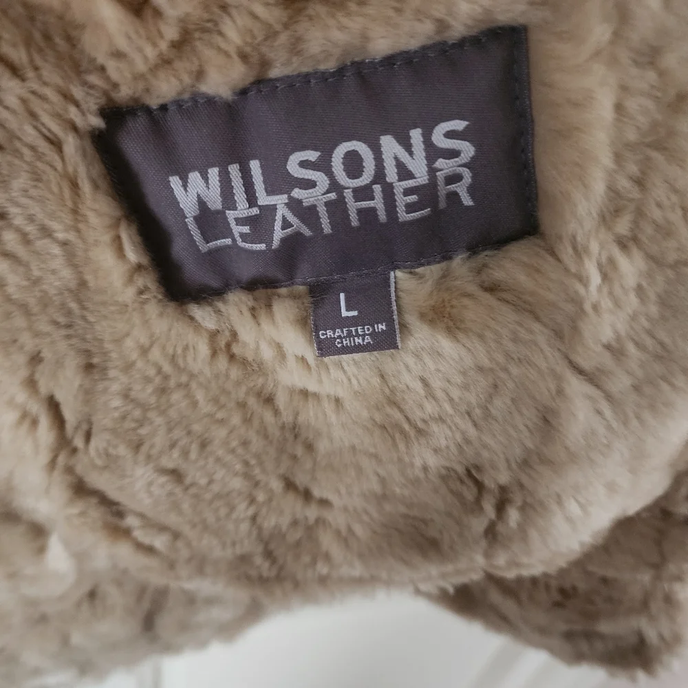 Wilsons Leather Tan Shearling Jacket.pit To Pit 21"lenght 36"never worn. - Picture 8 of 11